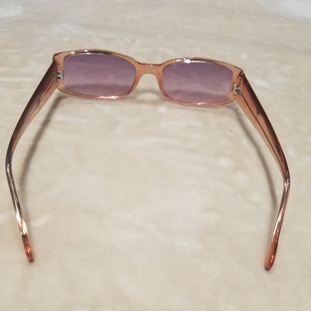 Translucent sunglasses. - Picture 4 of 8